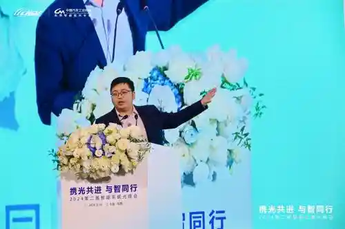 光耀未来：第二届智能车载光峰会探讨光智融合，助力智能汽车产业蓬勃发展