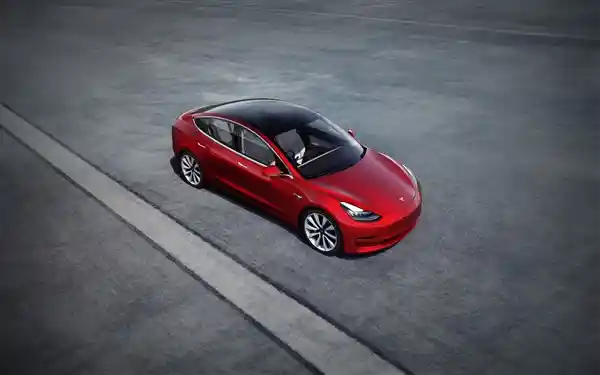 特斯拉召回近70万辆Model 3和Model Y车型，再度引发危机