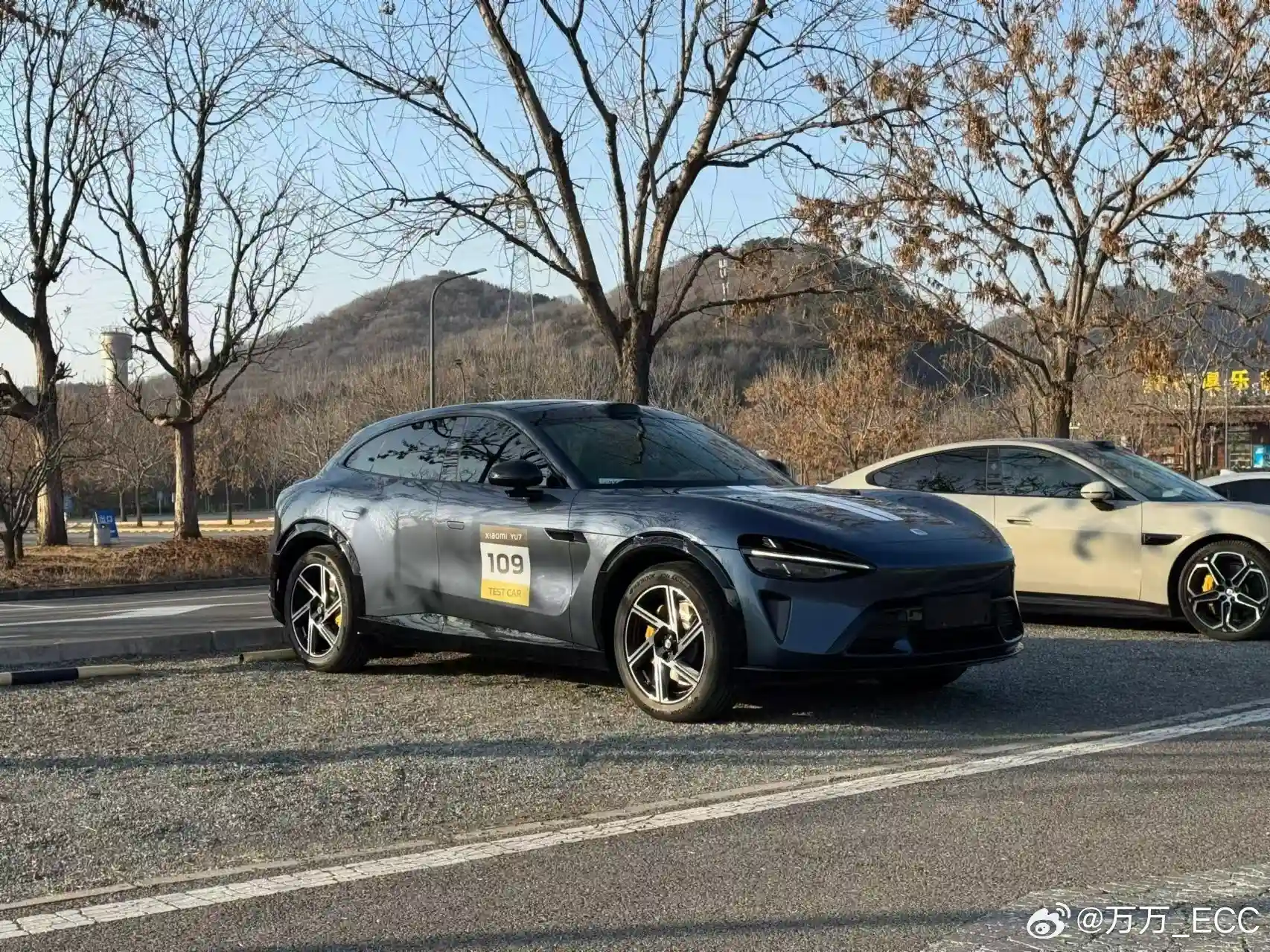 小米YU7震撼亮相：肌肉感十足，引领智能驾驶新风向
