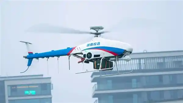 我国自主研发AR-500C大型无人直升机救援平台正式投入国家救援装备体系