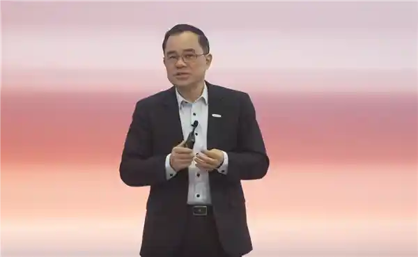 小米雷军颠覆长安汽车！董事长朱华荣感慨不已