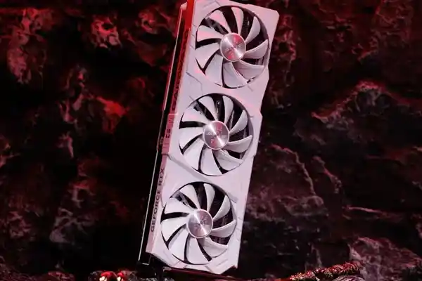 探秘《雾锁王国》荒野冒险！GeForce RTX 4070 SUPER 踏雪 OC震撼揭秘