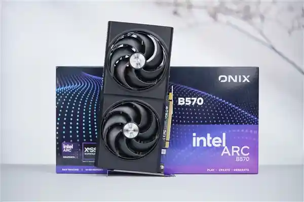 傲世ODYSSEY征途锐炫B570显卡：黑色经典再升级，铝合金背板尽显尊贵