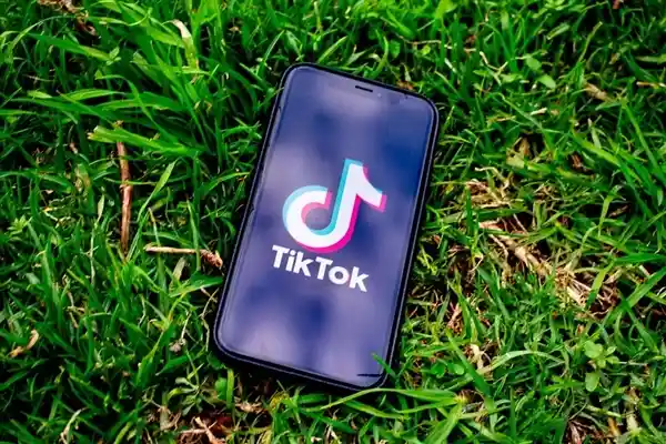 特朗普要求 TikTok 分享 50% 所有权，美国网友欢呼：终于恢复服务了！