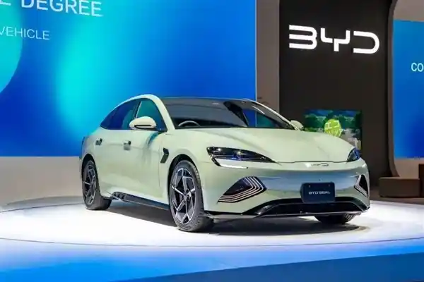 比亚迪2024年在新加坡销量暴增300%，以惊人速度超越奔驰宝马
