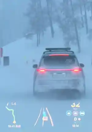 【理想7.0系统升级后，驾驶体验大幅提升！雪中依然丝滑无障碍】