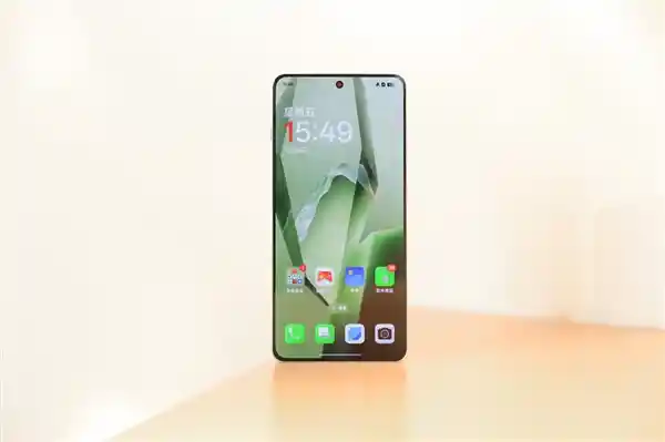 一加13T再度颠覆：激进小屏旗舰搭载史上最大6000mAh电池