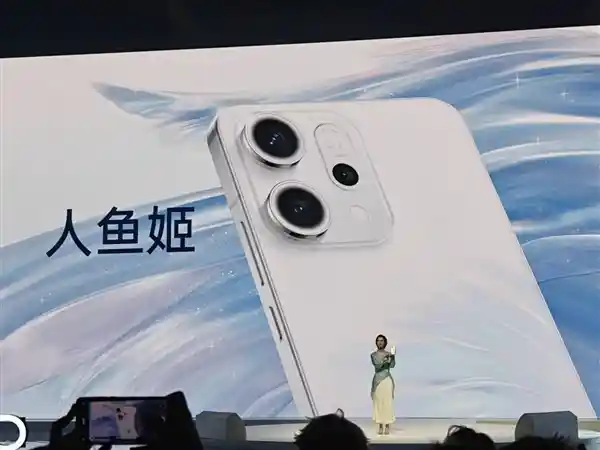 《重新定义旗舰！OPPO Reno14 Pro震撼登场：2999元起》
