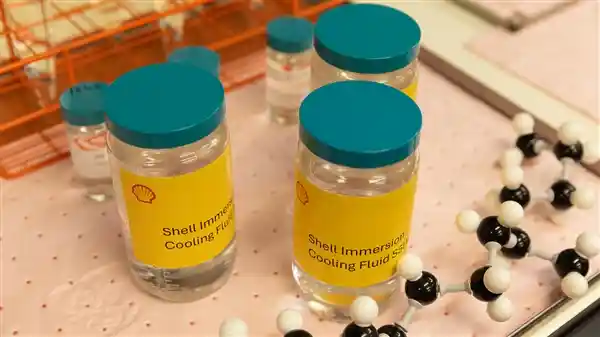 英特尔与壳牌联手推出颠覆性浸没式液冷技术，行业新标杆诞生！