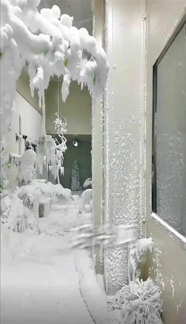 《雷军实测小米空调：零下20℃直呼冰点体验》