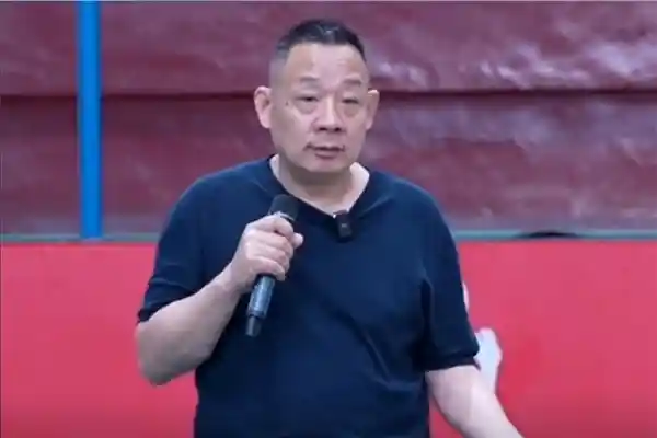 《胖东来维权显成效：抖音处理柴怼怼29条违规视频并实施限权处罚》