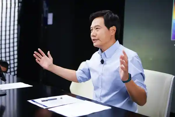 《小米副总力挺雷军：技术背景却被误读为只擅营销，折射社会认知怪象》