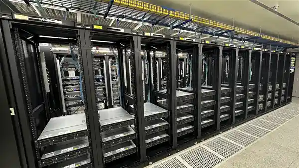 AMD Instinct八卡1.5TB显存挑战Linux：休眠功能遭封印？