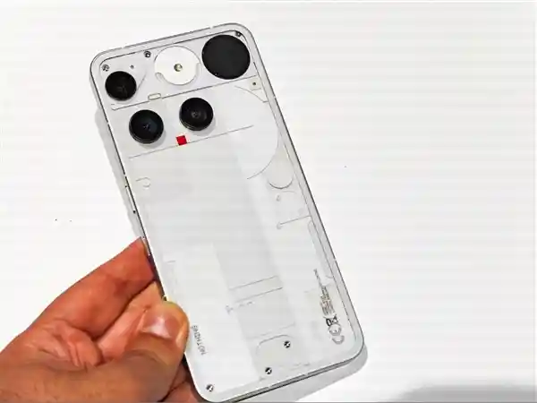 个性觉醒！Nothing Phone 3 5700 元起，骁龙8系手机新标杆