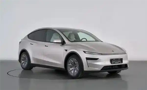 特斯拉Model Y L配置大曝光：二排独立座椅可平躺可滑动，豪华体验升级