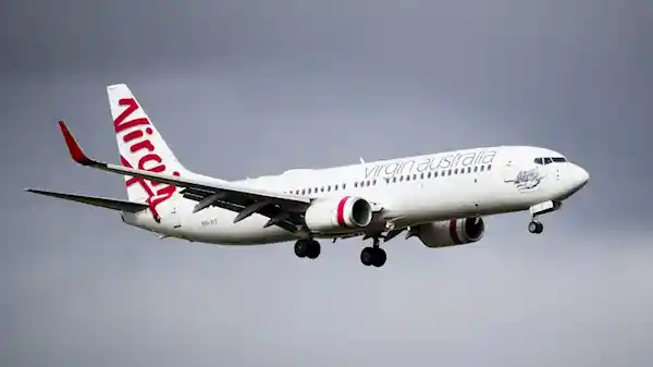 维珍航空航班9分钟骤降9000米，乘客劫后余生鼓掌欢呼