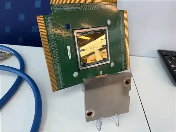 Intel首款机架级AI芯片震撼登场：Jaguar Shores搭载HBM4与18A工艺引爆算力革命