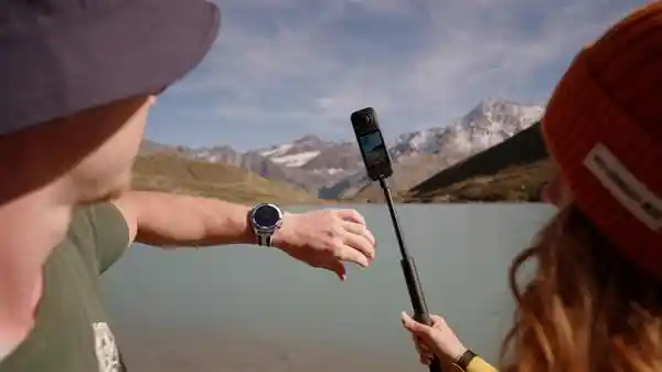 影石Insta360联名华为穿戴，鸿蒙5手表开启手势操控与可视化运动新体验